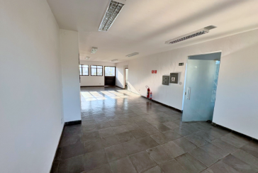 Excelente Imóvel Comercial à venda no Bairro da Vila Hamburguesa na Avenida Queiroz Filho