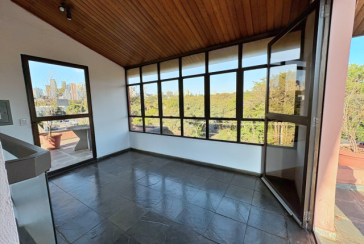 Excelente Imóvel Comercial à venda no Bairro da Vila Hamburguesa na Avenida Queiroz Filho