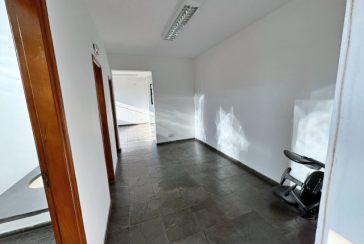 Excelente Imóvel Comercial à venda no Bairro da Vila Hamburguesa na Avenida Queiroz Filho
