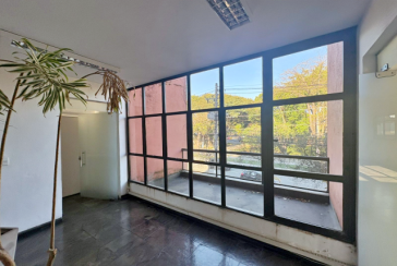 Excelente Imóvel Comercial à venda no Bairro da Vila Hamburguesa na Avenida Queiroz Filho