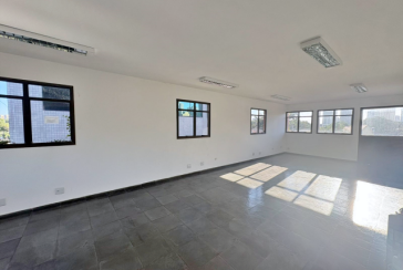 Excelente Imóvel Comercial à venda no Bairro da Vila Hamburguesa na Avenida Queiroz Filho
