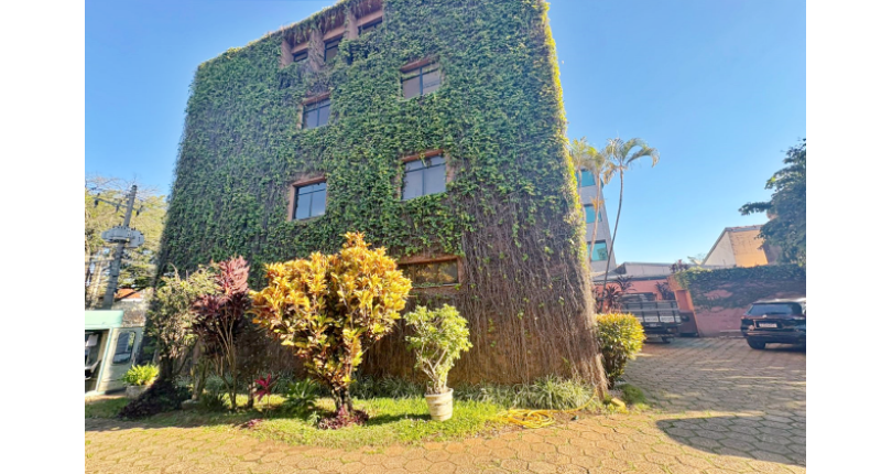 Excelente Imóvel Comercial à venda no Bairro da Vila Hamburguesa na Avenida Queiroz Filho