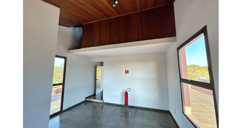 Excelente Imóvel Comercial à venda no Bairro da Vila Hamburguesa na Avenida Queiroz Filho