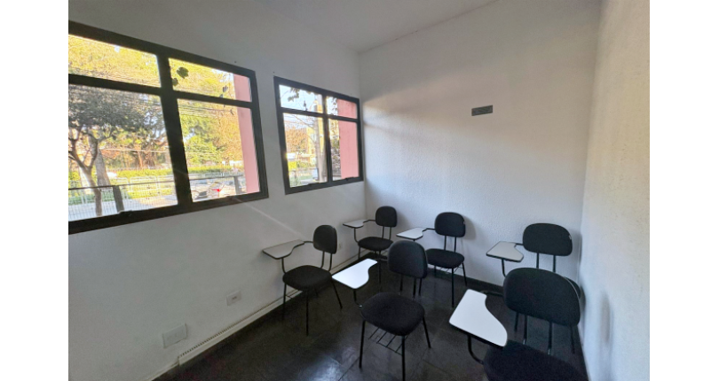 Excelente Imóvel Comercial à venda no Bairro da Vila Hamburguesa na Avenida Queiroz Filho