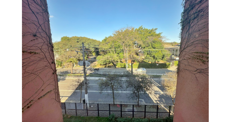Excelente Imóvel Comercial à venda no Bairro da Vila Hamburguesa na Avenida Queiroz Filho