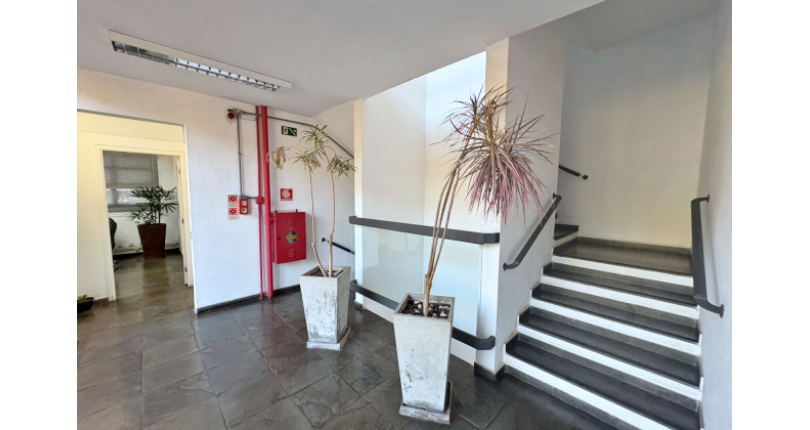 Excelente Imóvel Comercial à venda no Bairro da Vila Hamburguesa na Avenida Queiroz Filho