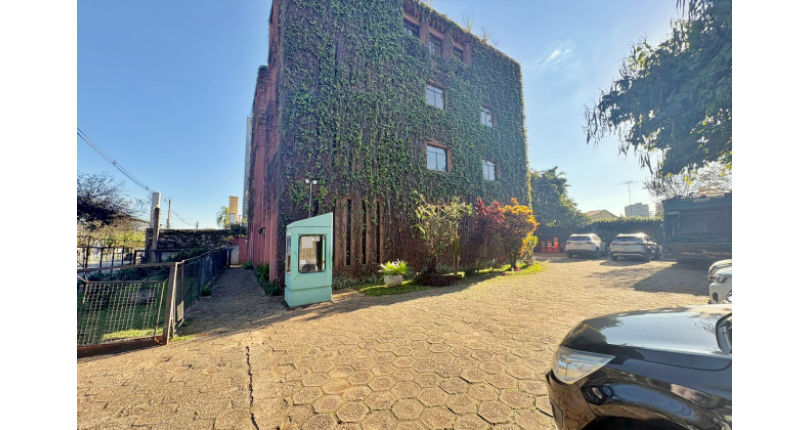 Excelente Imóvel Comercial à venda no Bairro da Vila Hamburguesa na Avenida Queiroz Filho