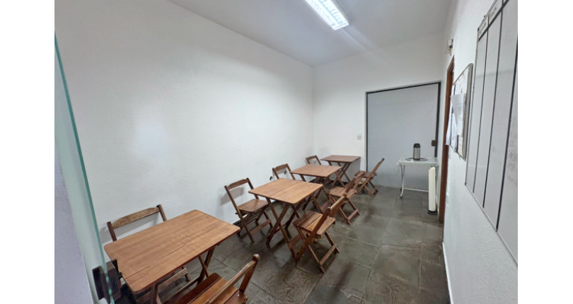 Excelente Imóvel Comercial à venda no Bairro da Vila Hamburguesa na Avenida Queiroz Filho