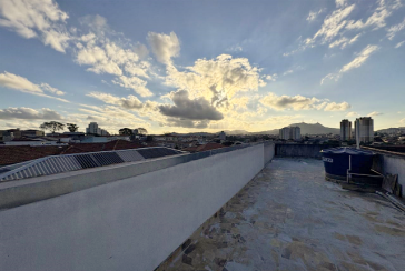 Sobrado à venda no Bairro do Parque São Domingos na Rua Luís Piccoli,