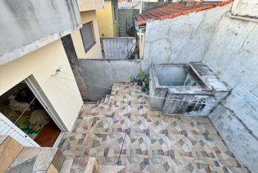Sobrado à venda no Bairro do Parque São Domingos na Rua Luís Piccoli,