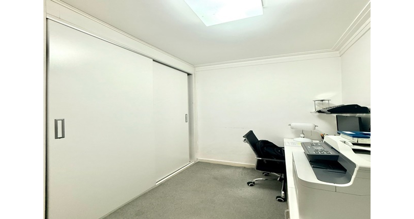 Apartamento à venda no Bairro da Vila dos Remédios na Rua Carlos Alberto Vanzolini 445