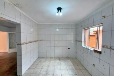 Casa Térrea à venda no Bairro da Vila Piauí na Rua Jacques Pilon