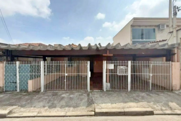 Casa Térrea à venda no Bairro da Vila Piauí na Rua Jacques Pilon