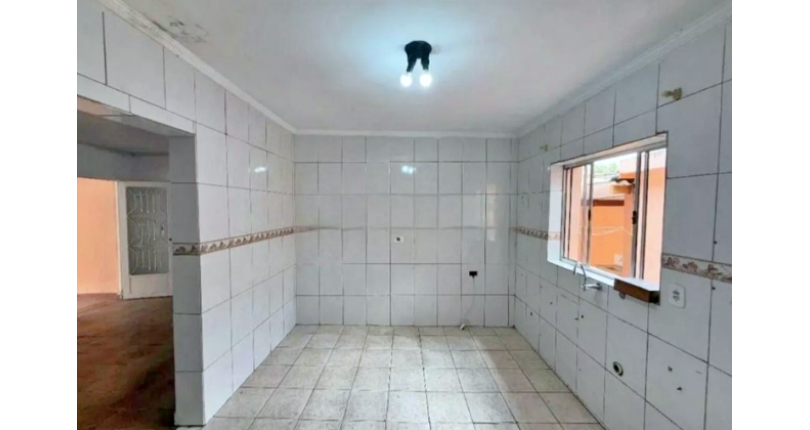 Casa Térrea à venda no Bairro da Vila Piauí na Rua Jacques Pilon