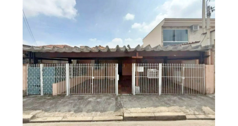 Casa Térrea à venda no Bairro da Vila Piauí na Rua Jacques Pilon