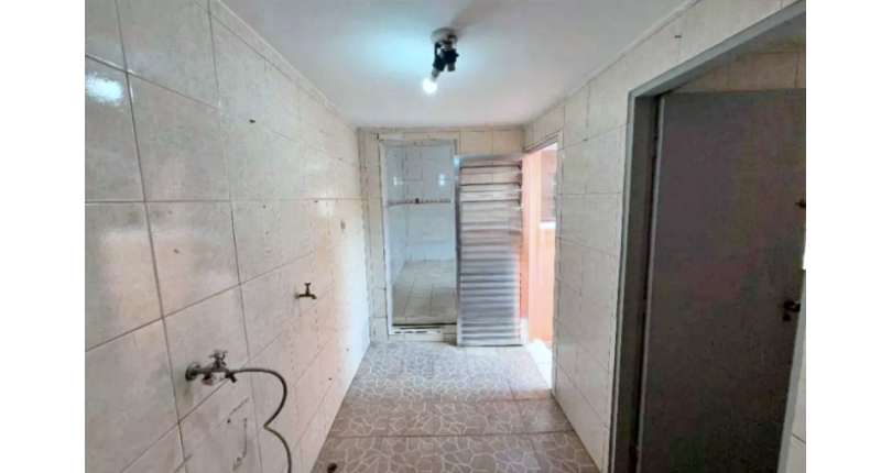 Casa Térrea à venda no Bairro da Vila Piauí na Rua Jacques Pilon