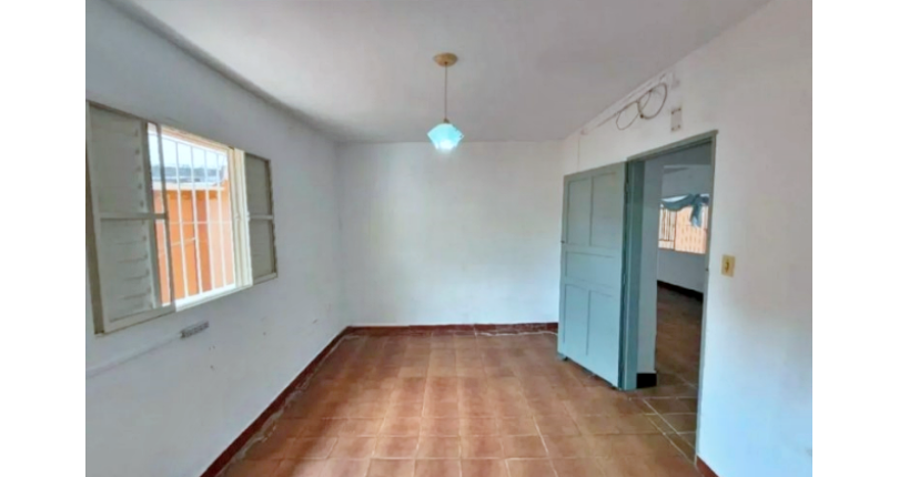 Casa Térrea à venda no Bairro da Vila Piauí na Rua Jacques Pilon