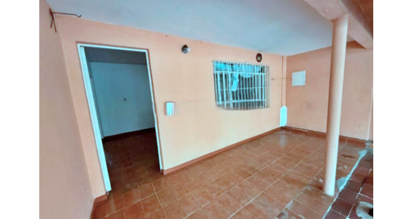 Casa Térrea à venda no Bairro da Vila Piauí na Rua Jacques Pilon
