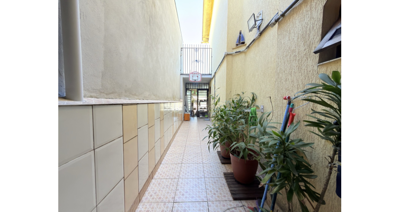 Sobrado à venda no Bairro da Vila Mangalot na Rua Rubens de Souza Araújo