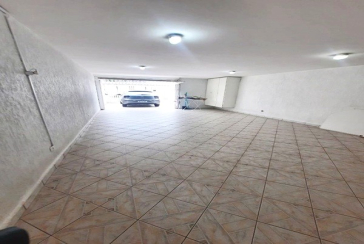 Sobrado à venda no Bairro do Parque São Domingos na Rua Agostinho dos Santos
