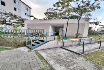 Apartamento à venda no Bairro do Parque Panamericano na Estrada do Corredor 73