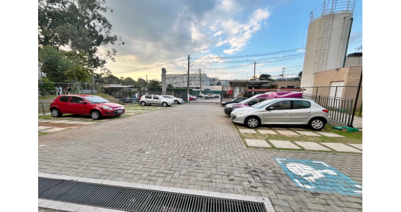 Apartamento à venda no Bairro do Parque Panamericano na Estrada do Corredor 73