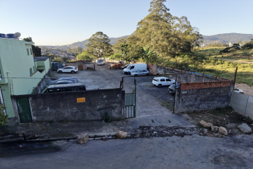 Terreno à venda no Bairro do Parque Panamericano na Rua Colina do Jaraguá