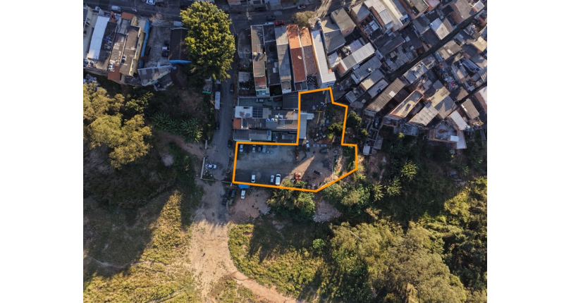 Terreno à venda no Bairro do Parque Panamericano na Rua Colina do Jaraguá