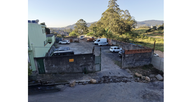 Terreno à venda no Bairro do Parque Panamericano na Rua Colina do Jaraguá