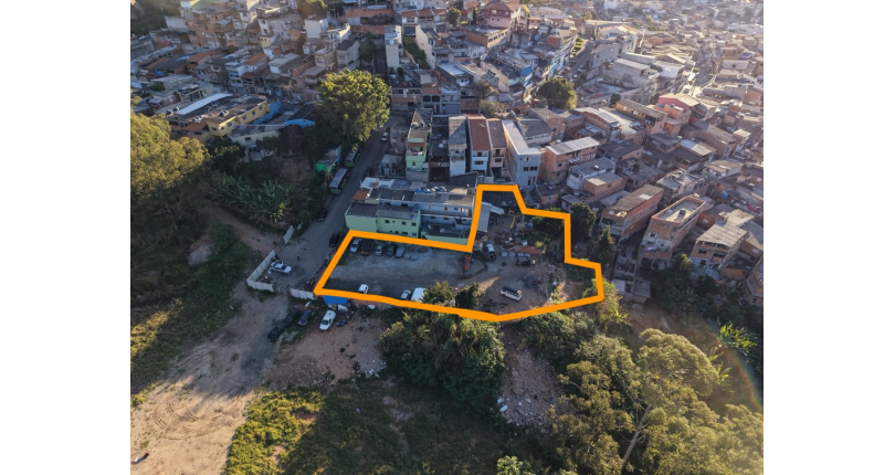 Terreno à venda no Bairro do Parque Panamericano na Rua Colina do Jaraguá