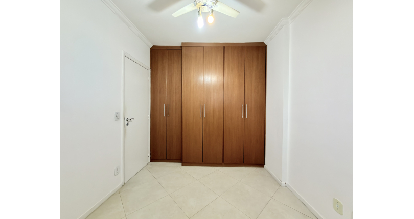 Apartamento à venda no Bairro do Parque Maria Domitila na Rua Willis Roberto Banks 549