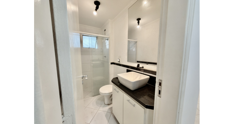Apartamento à venda no Bairro do Parque Maria Domitila na Rua Willis Roberto Banks 549