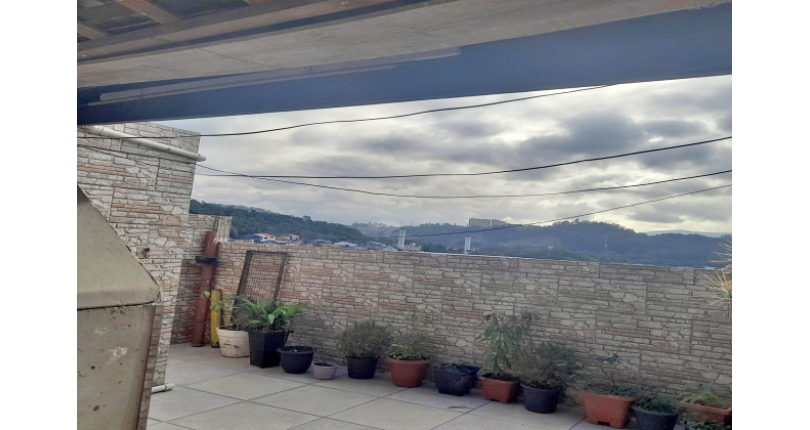 Sobrado à venda no Bairro do Conjunto Habitacional Turística na Rua Mário Tupinambá