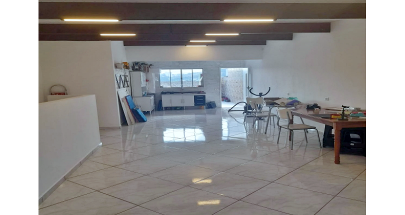Sobrado à venda no Bairro do Conjunto Habitacional Turística na Rua Mário Tupinambá