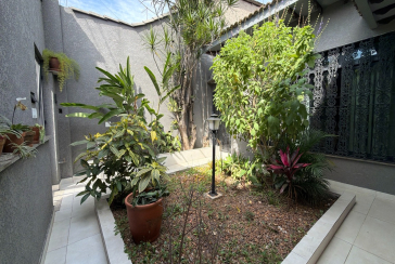 Casa Térrea à venda no Bairro do Parque São Domingos na Rua Emílio Colella