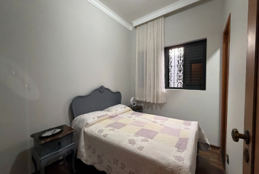 Casa Térrea à venda no Bairro do Parque São Domingos na Rua Emílio Colella