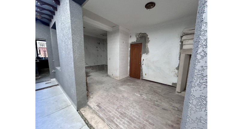 Casa Térrea à venda no Bairro do Parque São Domingos na Rua Emílio Colella