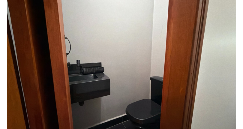 Casa Térrea à venda no Bairro do Parque São Domingos na Rua Emílio Colella