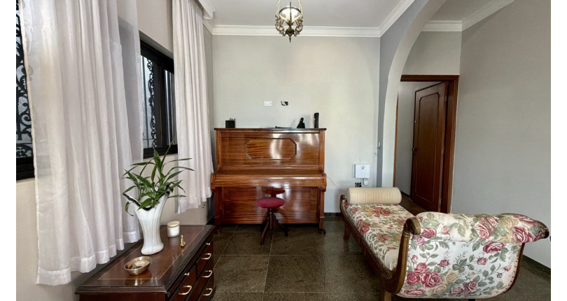 Casa Térrea à venda no Bairro do Parque São Domingos na Rua Emílio Colella