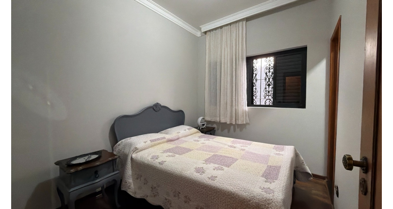 Casa Térrea à venda no Bairro do Parque São Domingos na Rua Emílio Colella