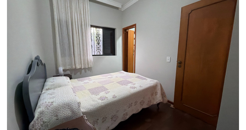 Casa Térrea à venda no Bairro do Parque São Domingos na Rua Emílio Colella