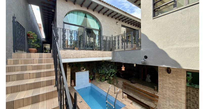 Casa Térrea à venda no Bairro do Parque São Domingos na Rua Emílio Colella