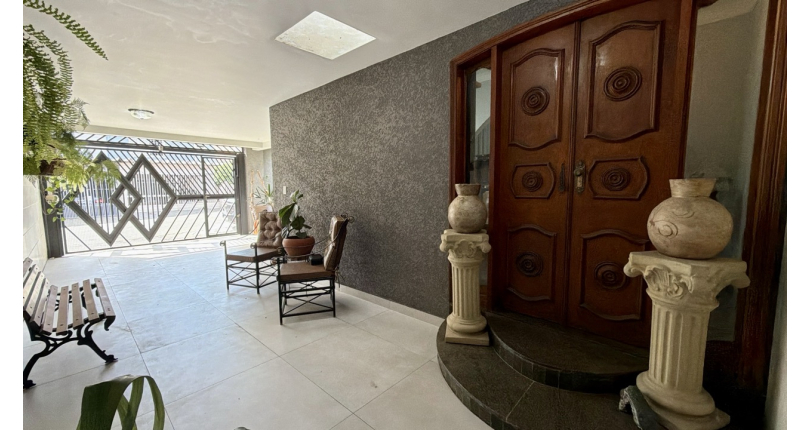 Casa Térrea à venda no Bairro do Parque São Domingos na Rua Emílio Colella