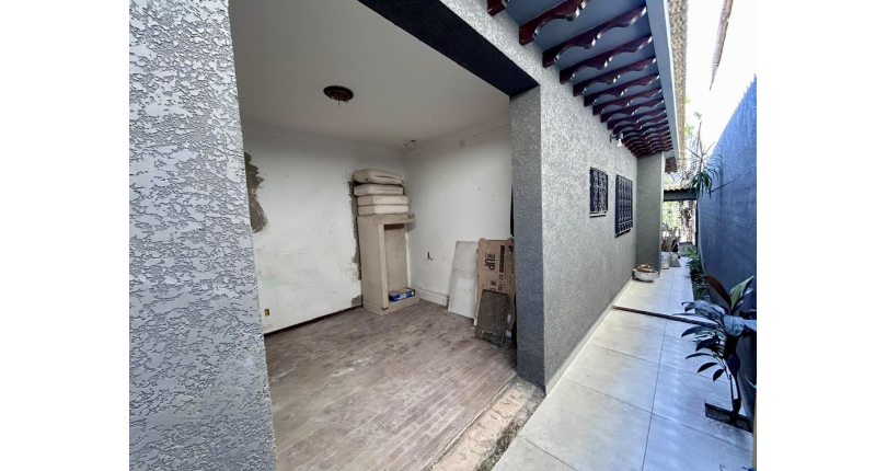 Casa Térrea à venda no Bairro do Parque São Domingos na Rua Emílio Colella