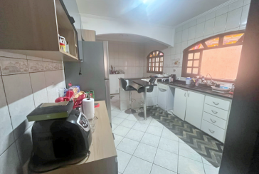 Sobrado à venda no Bairro do Conjunto Residencial Vista Verde na Rua Doutor Fernando de Oliveira Simões