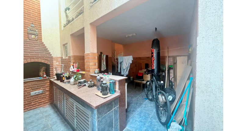 Sobrado à venda no Bairro do Conjunto Residencial Vista Verde na Rua Doutor Fernando de Oliveira Simões