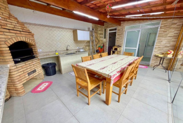  Casa assobradada à venda no Bairro do Jardim Líbano na Rua Leonardo Lerner