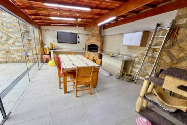  Casa assobradada à venda no Bairro do Jardim Líbano na Rua Leonardo Lerner
