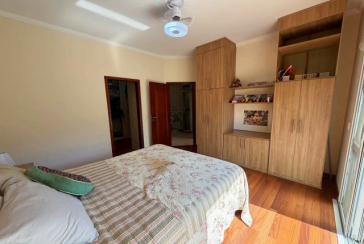  Casa assobradada à venda no Bairro do Jardim Líbano na Rua Leonardo Lerner