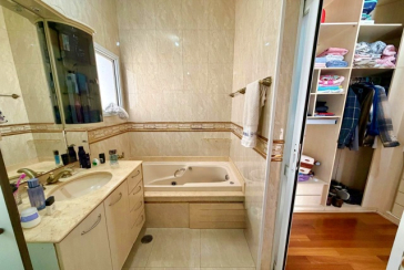  Casa assobradada à venda no Bairro do Jardim Líbano na Rua Leonardo Lerner